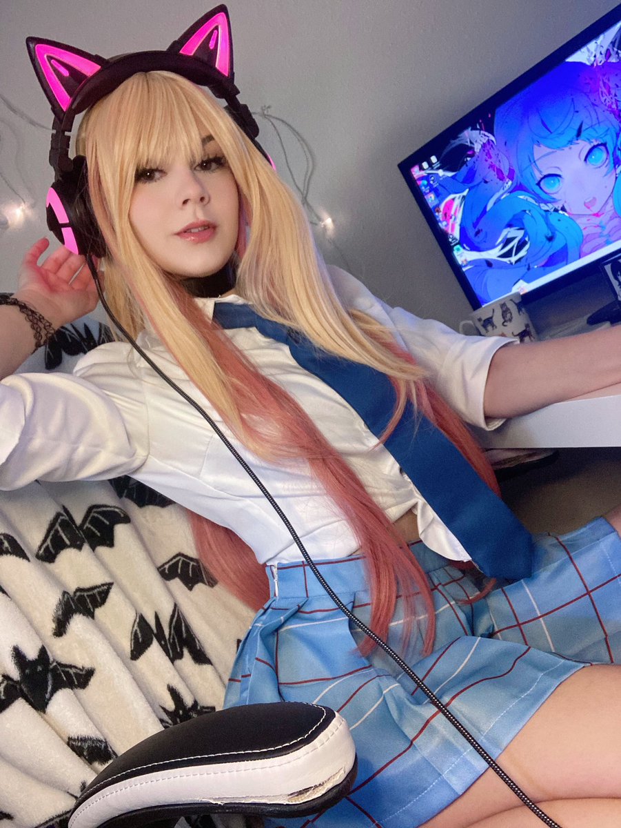 pastelpan_da's tweet photo. who wants to play games with me 🥺 https://t.co/aSPA3Rsmqx