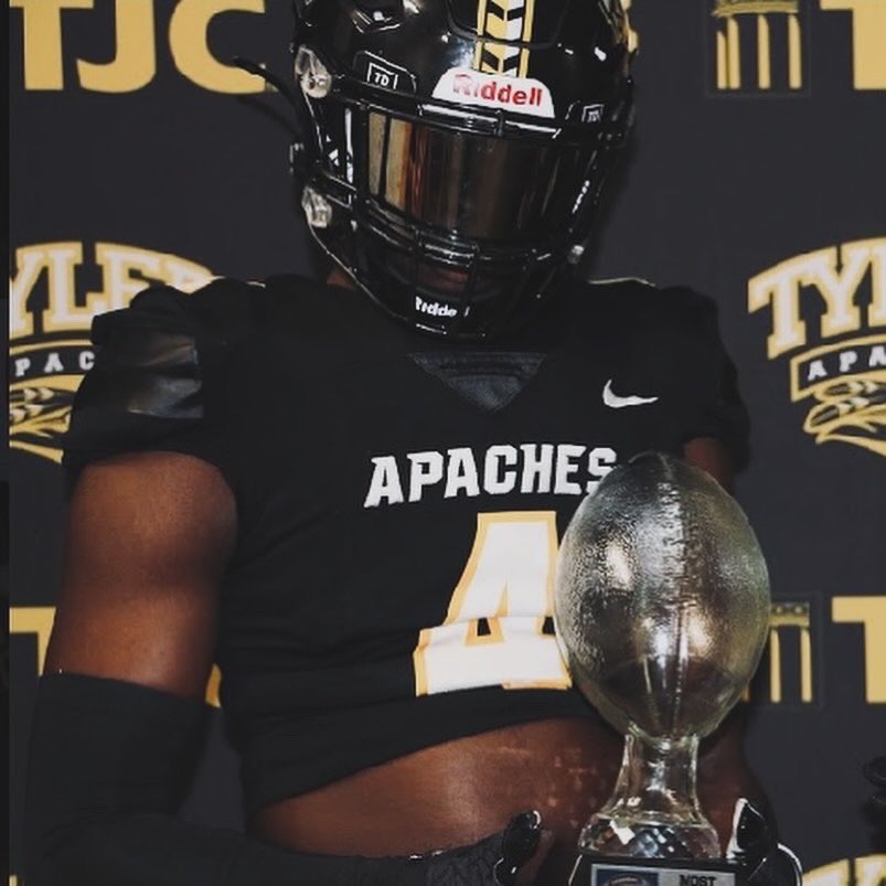 100% committed 🪶🪶🖤💛<a href="/CoachJacobsonTJ/">Coach Tanner Jacobson</a> <a href="/EatonEagleFB/">Eaton Eagle Football</a> #Feathersup #Chapter2
