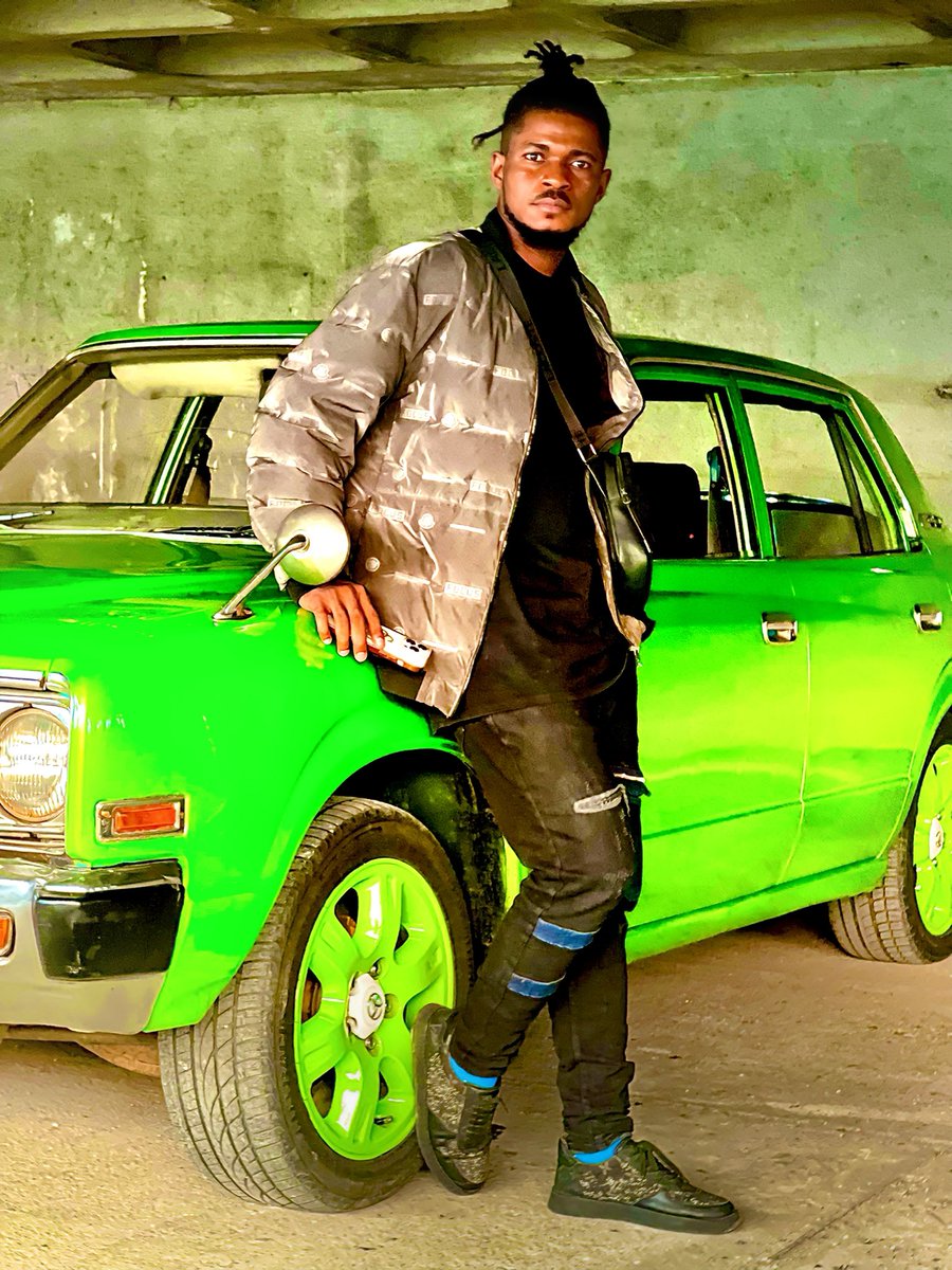 If you need financial assistant dm me asap..
 I have someone 
that will buy 
your phone ❤️❤️