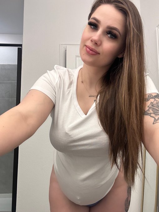 Watch Richh Des 👸🏼's leaked NSFW photo on TwXstars