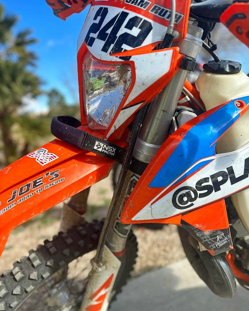 nsx_factor's tweet photo. Extreme Straps for Extreme Riders!π€π»π₯ #nsxfactor #keeponflowing #hardenduro #extremeenduro #madeforhardenduro #nsxfactorteam #ktmusa https://t.co/ZmWAaujUU9