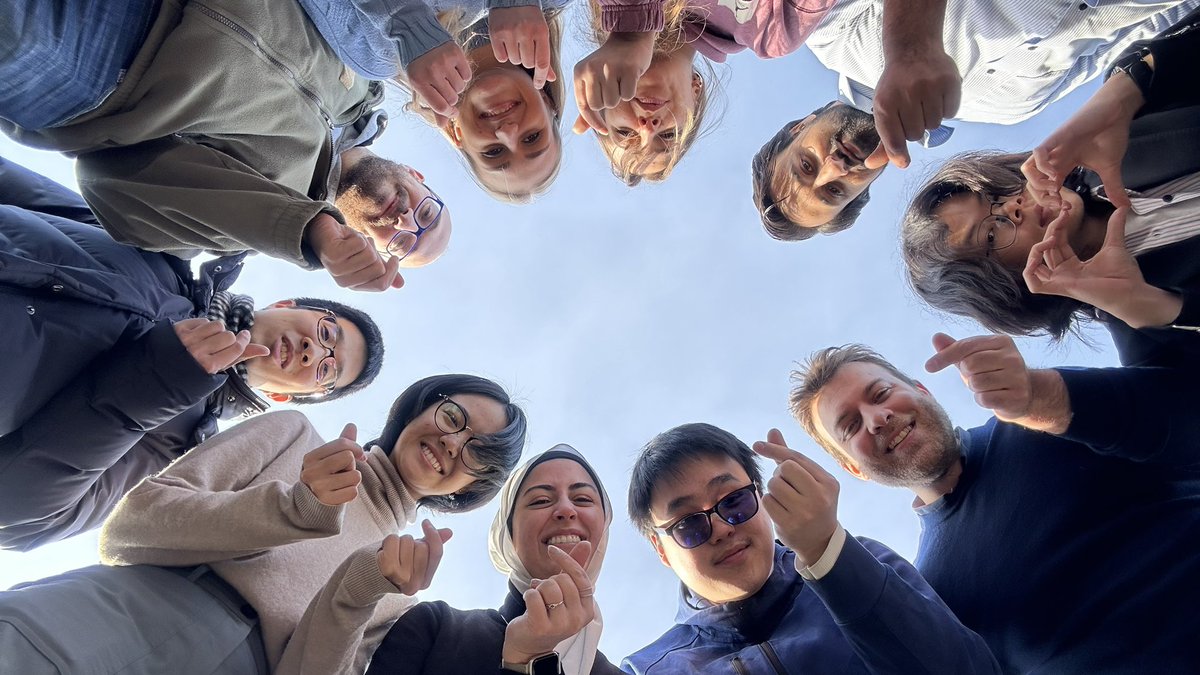 A sunny day in strasbourg calls for a group picture update 😎 

👋🏻 and 🫰🏼from the Driven Chemical Processes Team <a href="/giuliosflask/">Giulio Ragazzon</a>