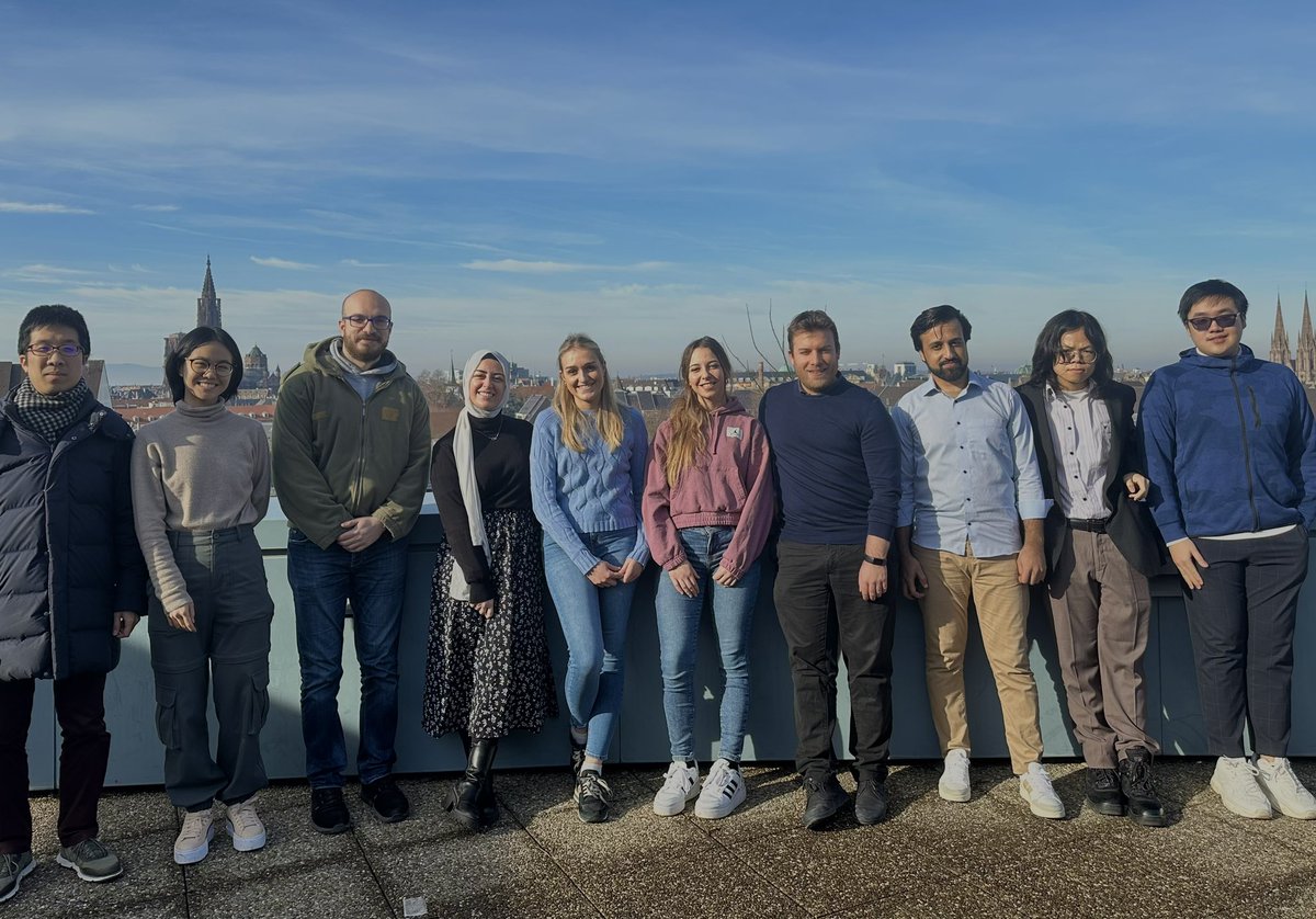 ShaymaaSh4's tweet photo. A sunny day in strasbourg calls for a group picture update 😎 

👋🏻 and 🫰🏼from the Driven Chemical Processes Team @giuliosflask https://t.co/9auX2GtoOi