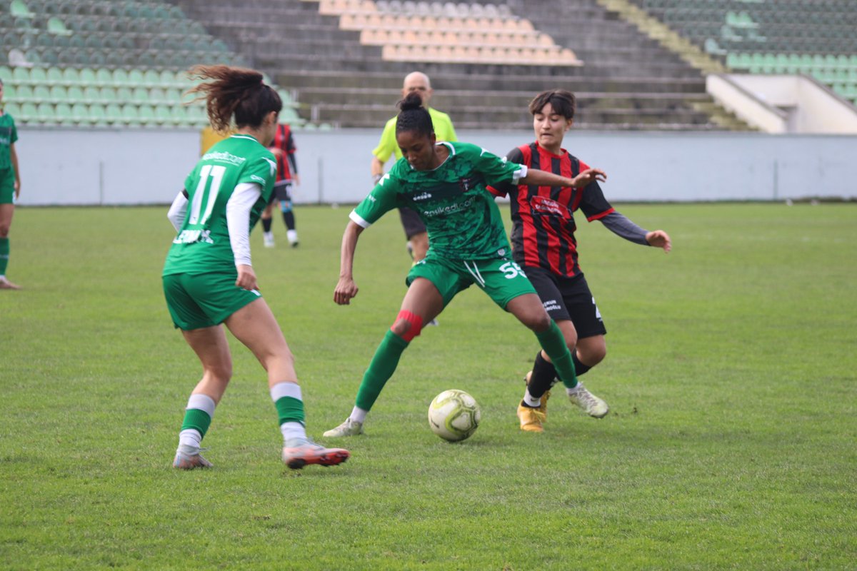 TFF Kadınlar 1.Lig A Grubu 14.Hafta Maçında Soma Zaferspor karşısında 6-0 galip gelirken tribünleri dolduran 4 bin civarında spor severi ortaya koyduğumuz futbolla şampiyonluk inancımıza ortak ettik. Tüm sporcularımızı ve teknik ekibimizi tebrik ediyoruz.