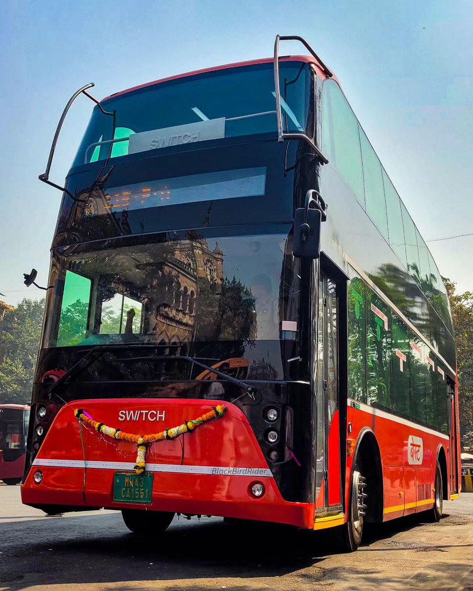 switchmobilitye's tweet photo. The reflection on the SWITCH EiV 22 sums up the bond between the icon and streets of Mumbai!
#SwitchMobility #MoveBetter #MoveBetterWithSwitch #EV #EVBus #Technology #ElectricVehicle #EVMobility #sustainabilitygoals https://t.co/g0IPexk0ZI