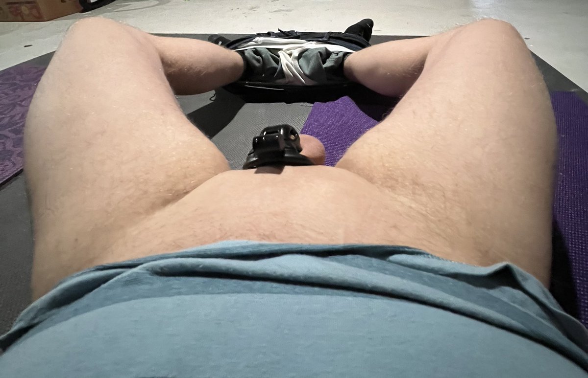 cdnsbyboy's tweet photo. Day 357. As I approach a year locked my commitment to serving dominant men by being chaste remains. Never thought I’d make it this far, no plans to unlock anytime soon. Being small, limp &amp; cum free is how I am meant to be #gaychastity #teamlocked #gaysub #lockedboy https://t.co/r5KAFG7xoN