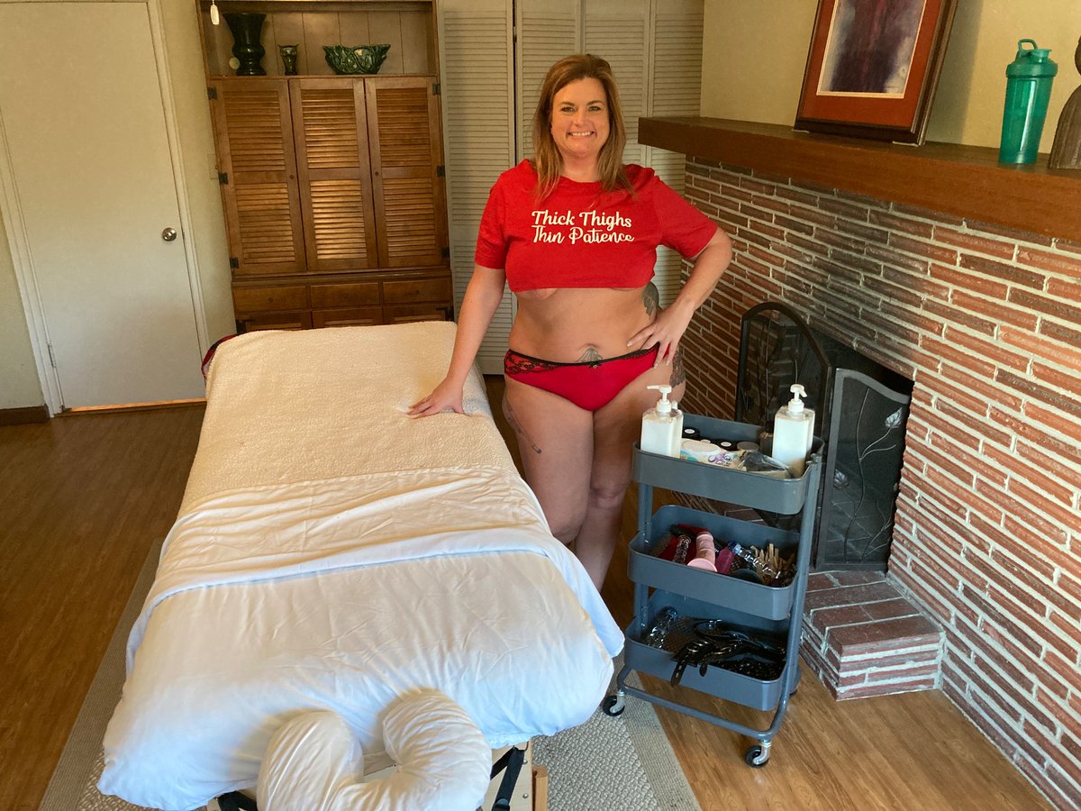 MistressMoonshine tweet media