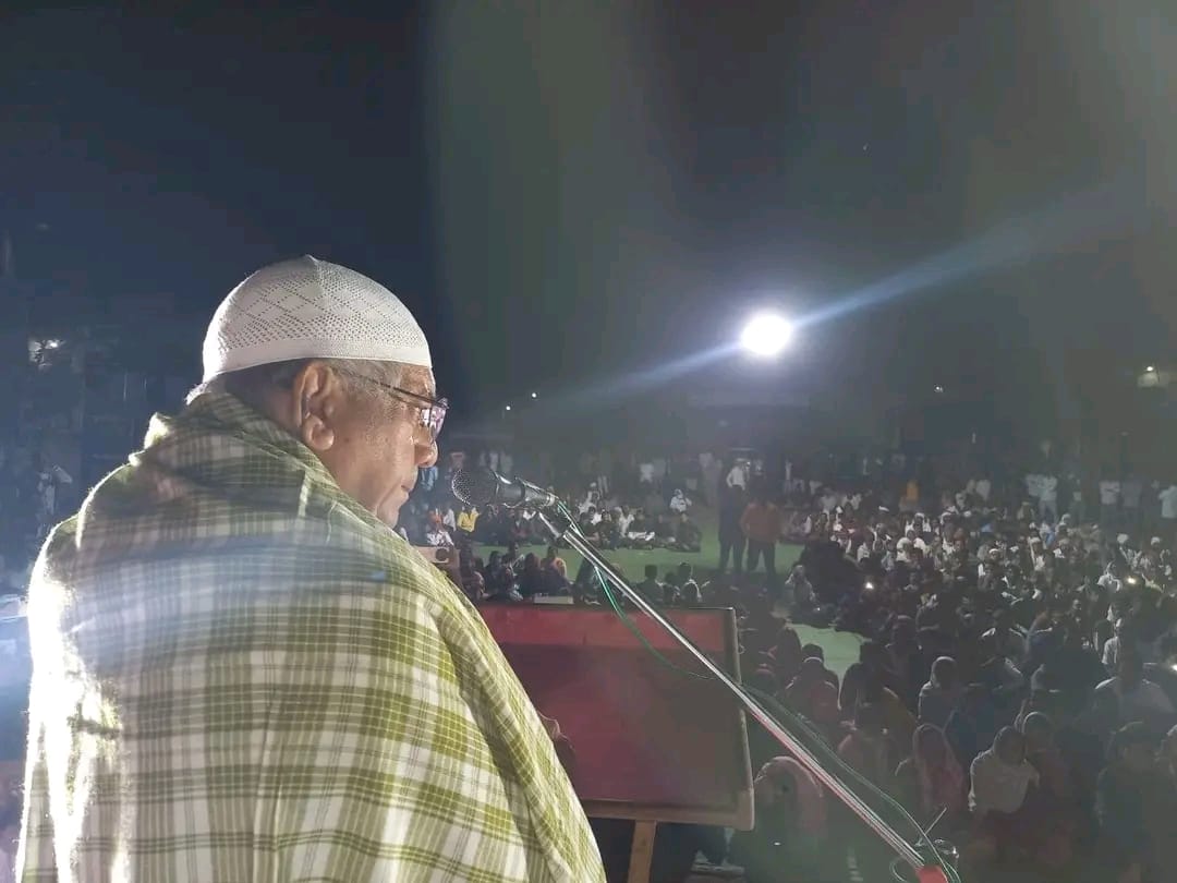 Muslim_With_VBA's tweet photo. हालात-ए-हाज़रा मुस्लिम संवाद सभा, रिसोड शहर जि.वाशिम येथे मुस्लीम बांधवांना मार्ग��र्शन करतांना 
ॲड. बाळासाहेब आंबेडकर. https://t.co/4237h0ROMb