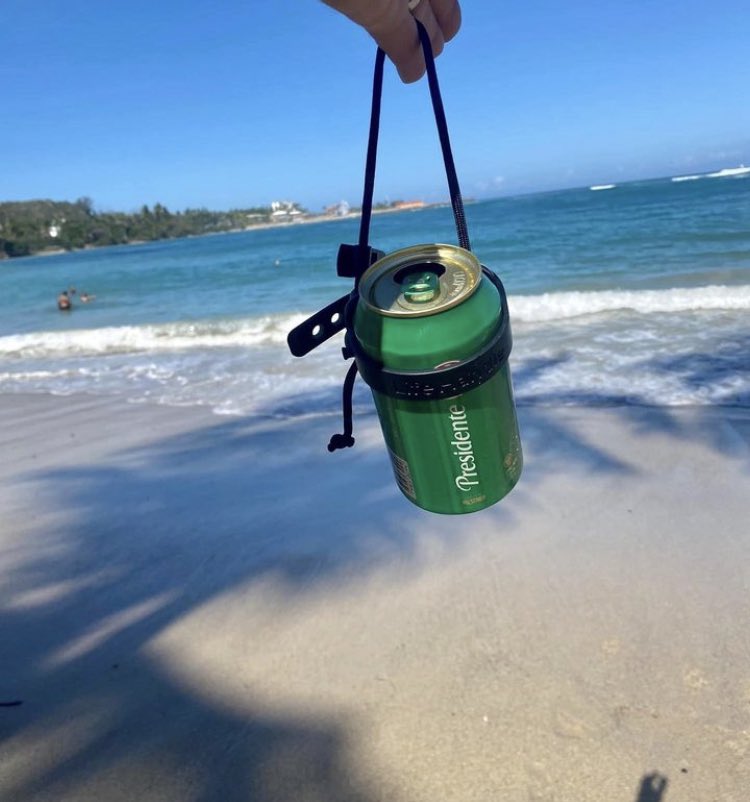 Dreaming of warmer weather! (And being able to go hands-free but keep our drink with us with our clip-on drink holder!) #mylifehandle #beerstagram #beerme #paradise <a href="/PresidenteUSA/">Presidente Beer</a>