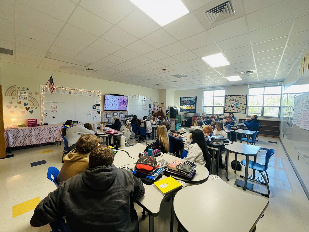 I think there are a lot of adults that would benefit from Ms. Crowder’s INCREDIBLE lesson on understanding the importance of utilizing several sources to develop a well rounded understanding of a topic <a href="/mpms_tigers/">Mt. Pleasant Middle</a> <a href="/CabCoSchools/">Cabarrus Co. Schools</a>