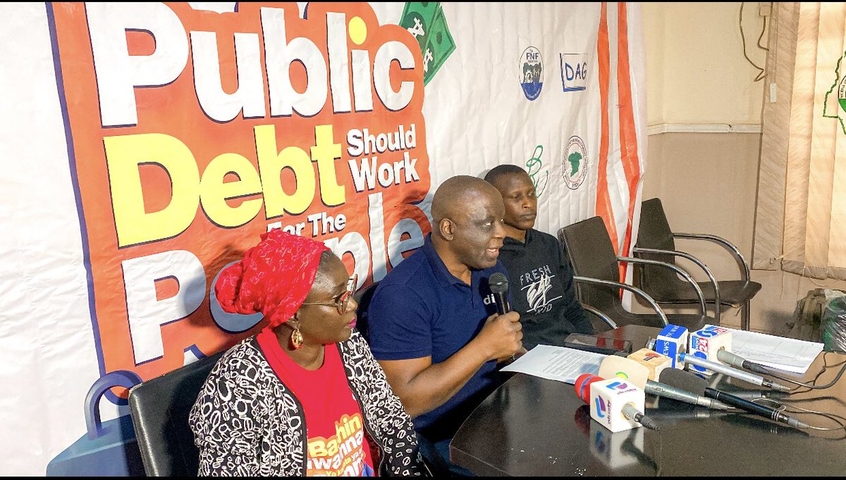 aidfoundation's tweet photo. @NLCHeadquarters @NUJofficial @kadirsgovng @NiesvNational @nassnigeria @KadunaAssembly @LibertyTVNews @CDDWestAfrica @ogpkaduna @ogpnigeria @icpcnigeria @PremiumTimesng @CorrectFMKaduna @seunokin @Bulamacartoons Today 29:01:2024,
At the hall of the Nigeria Union of Journalist (NUJ), we launched a competition that will encourage citizens to amplify their views on alternative sources of funds for State Governments in the Northwest. 

#Debt4Justice https://t.co/qlMD3YGLgD