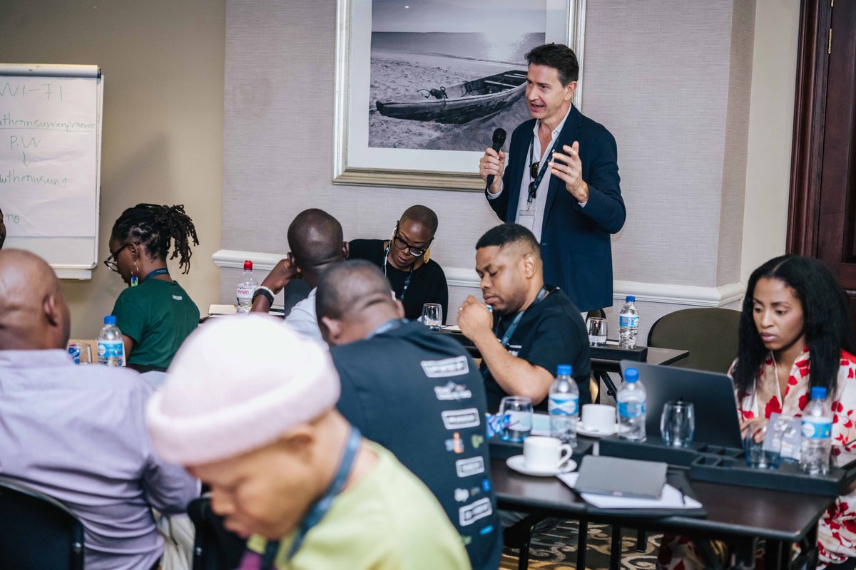 MusicInAfrica's tweet photo. ACP UE Culture programme representative Gian Giuseppe Simeone shares insights on grantee financial reporting at the conference.

#soundconnects
#soundconnectsfund
@goetheinstitut 
@acpeuculture https://t.co/pbEDFrqX9i