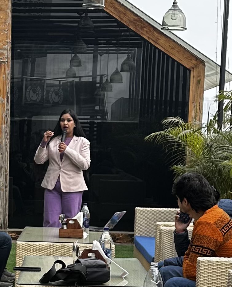 TrailblazerEsha's tweet image. Cold Breeze
Open Garden
#SlackCommunity still rocks🙌🏻

Deep-dive into Slack Canvas and it&apos;s amazing features by @slack_community 

Thankyou to everyone joined, and to all those who couldn&apos;t join in-we missed you!!