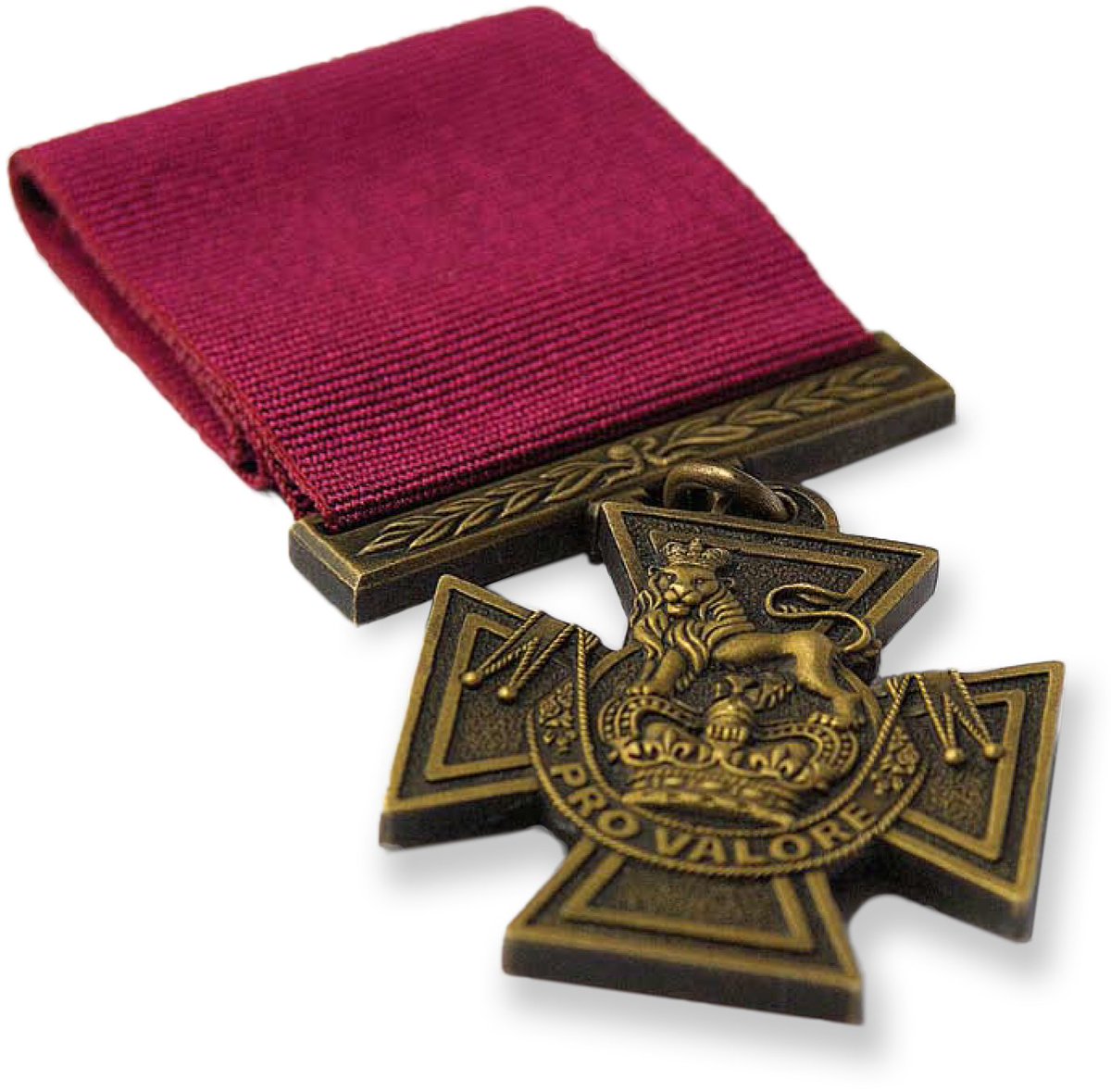 CanadianForces's tweet photo. Are you familiar with the original British Victoria Cross?
#OTD in 1856, Queen Victoria created it to be awarded to military personnel of the British Empire, regardless of rank or social stature, as the highest decoration for military valour. 1/3 https://t.co/gDKU4kK7T6