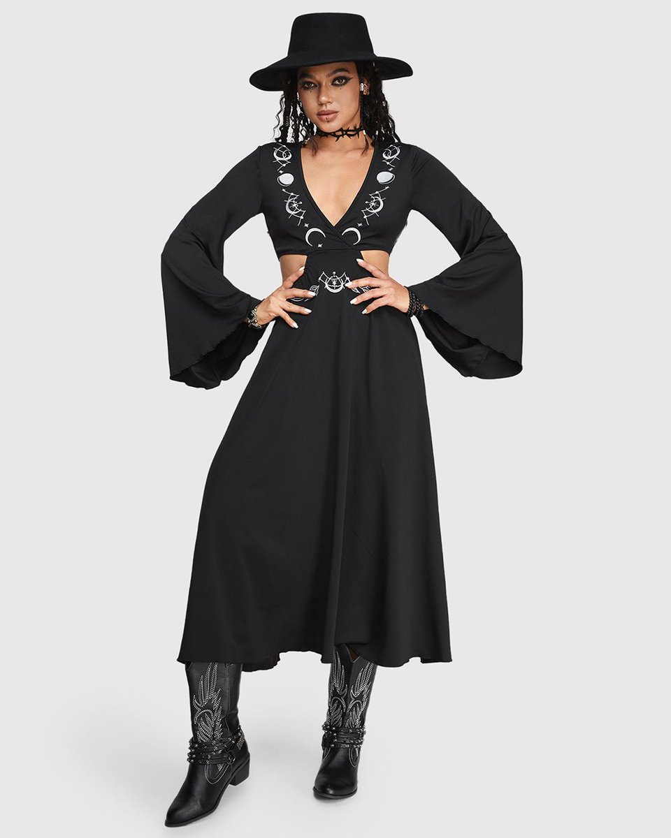 ROMWESHOP's tweet photo. black, lace, and a touch of magic ๐ฅ shop the latest goth collection at the link in bio ๐ #ROWME #goth #darkaesthetic #gothgirl #outfitinspo #romanticgoth https://t.co/1OrNixxfV3