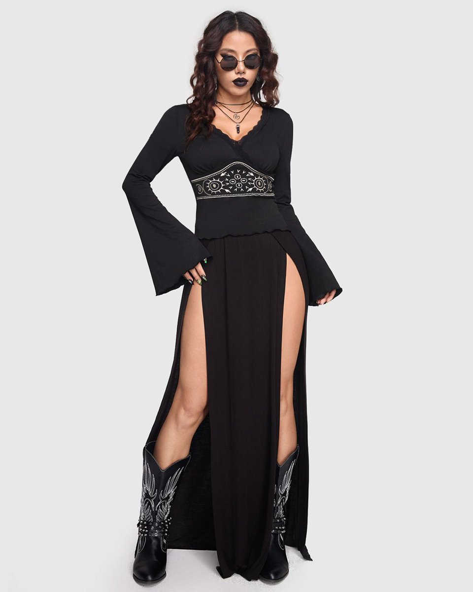 ROMWESHOP's tweet photo. black, lace, and a touch of magic ๐ฅ shop the latest goth collection at the link in bio ๐ #ROWME #goth #darkaesthetic #gothgirl #outfitinspo #romanticgoth https://t.co/1OrNixxfV3