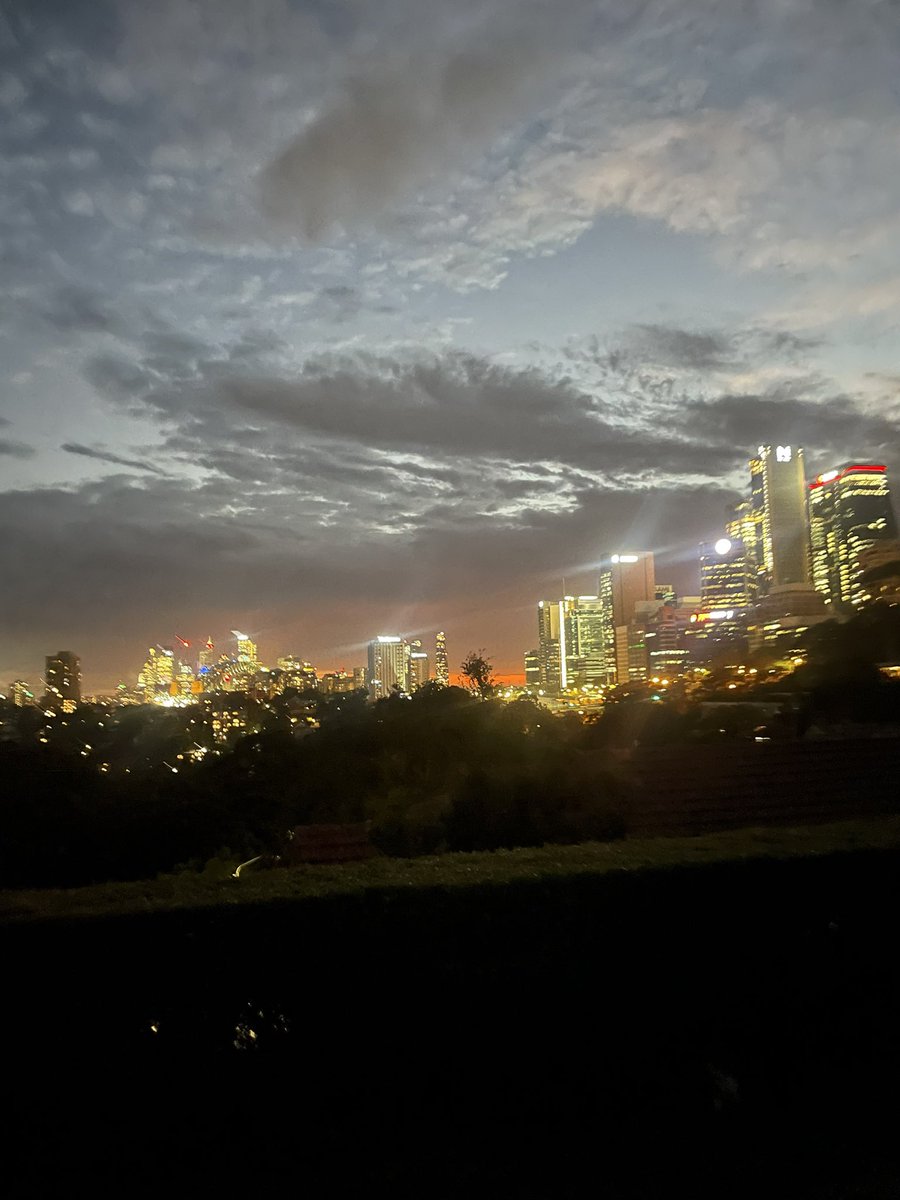 eficz's tweet photo. sydney https://t.co/yBagGb8RKb