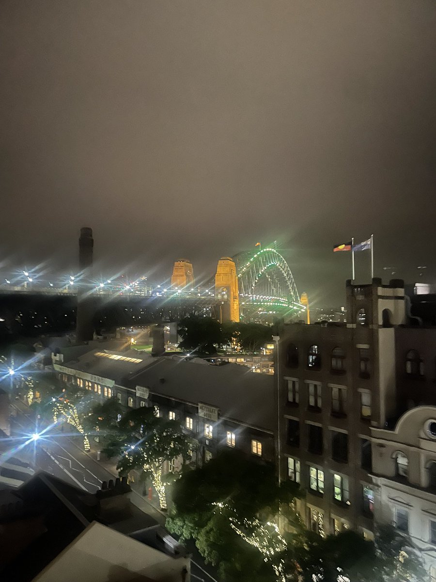 eficz's tweet photo. sydney https://t.co/yBagGb8RKb