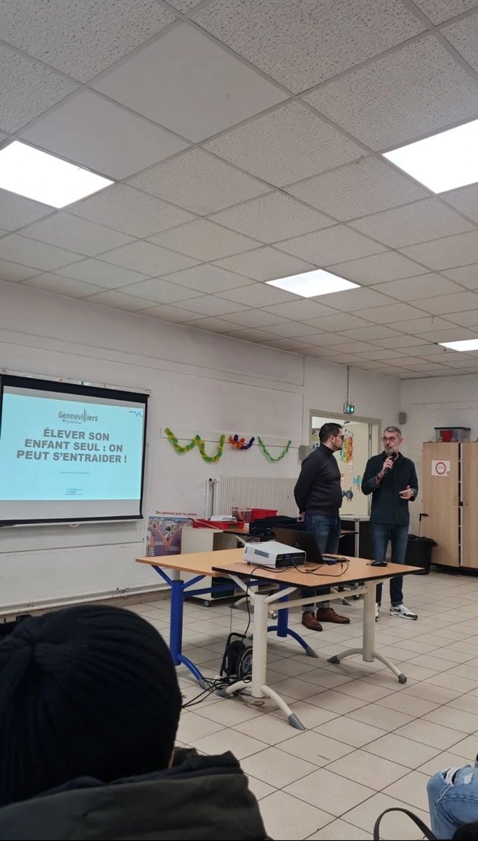 Notre équipe est revenue le 27 janvier pour accompagner les suites de la demarche « Nouvel art de vivre populaire » menée par <a href="/patrice_leclerc/">Patrice Leclerc - Gennevilliers 🔻🐝</a> et l’equipe municipale de #gennevilliers. Une animation d’<a href="/antonin_lafaye/">antonin lafaye</a> consacrée aux attentes des parents solo. #concertation