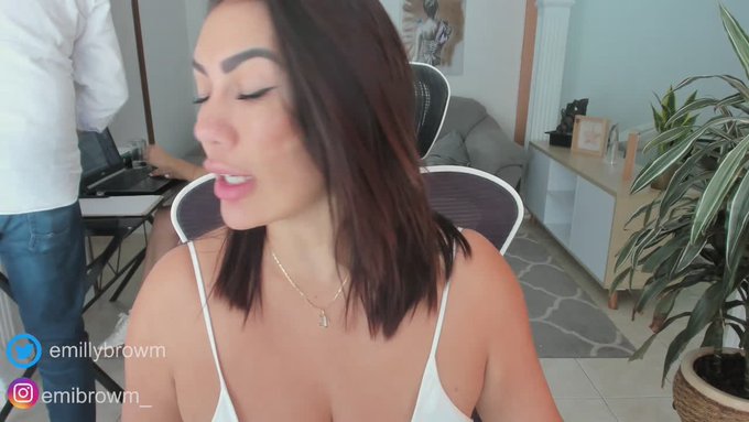Emilly Browm is live now! https://t.co/pn1WsnfQTr https://t.co/cT5oqd72Fm<a href="/tag/nuevafotodeperfil"class="tags"><span>#nuevafotodeperfil</span></a>