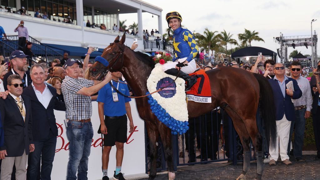 ICYMI 🏇: Tight Finishes, Record Runs, & Off-Script Endings Highlight an Eventful Stakes Weekend 

The #PegasusWorldCup was the main event, but @matthewlomon takes you through all the #horseracing & #betting action!

📖 bit.ly/42eQIFa 

(📸 Coady Photography)