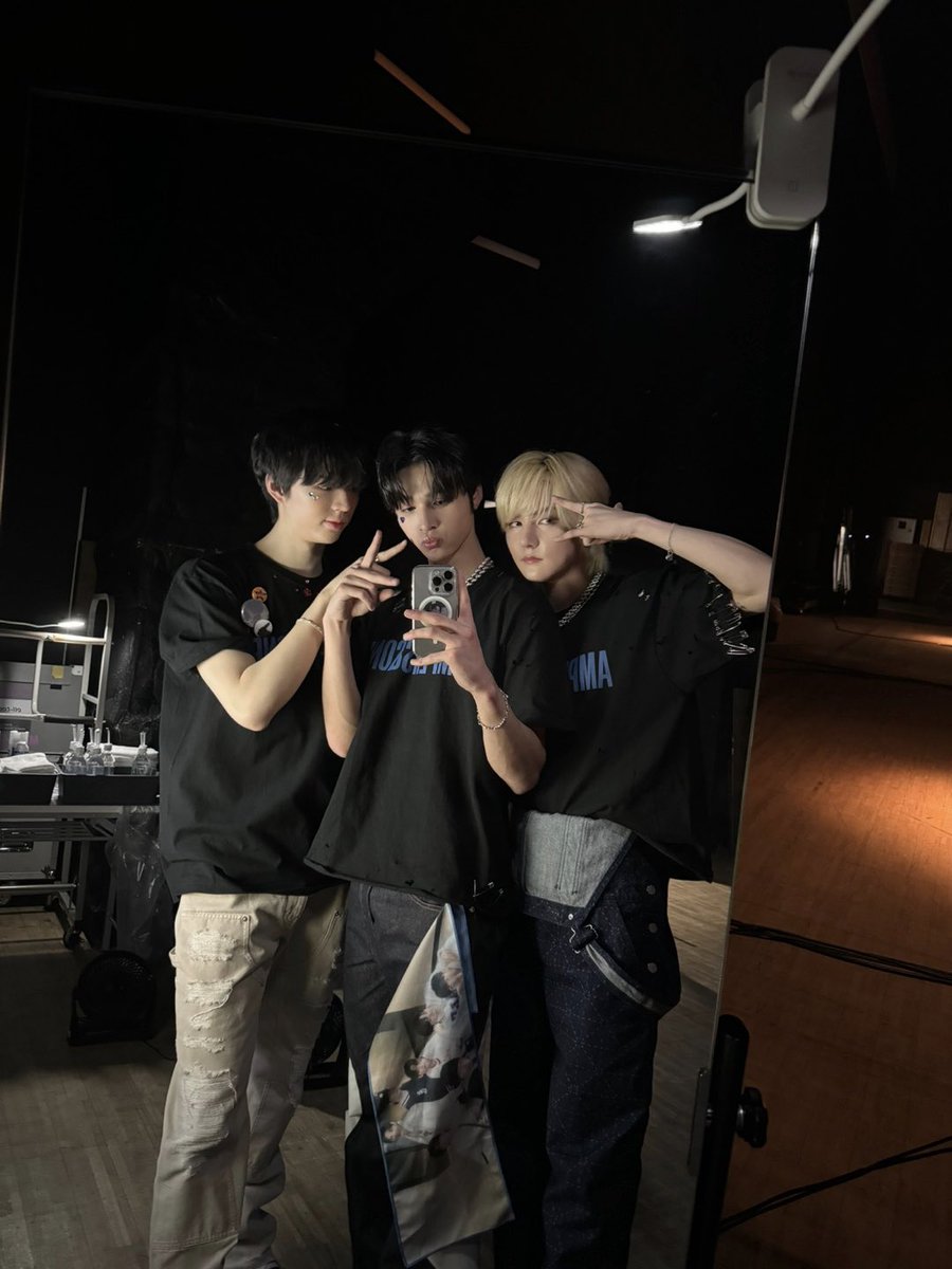 kamdenbrasil's tweet photo. [📝] TRAD • 28.01.2024

A parte 1 do showcase acabou!!!Foi muito divertido, vamos correr para a parte 2~~!!!! Daqui para frente, vamos lá!!! 💪💪

#앰퍼샌드원 #AMPERSANDONE
#마카야 #MACKIAH https://t.co/Ssglo1HmBQ