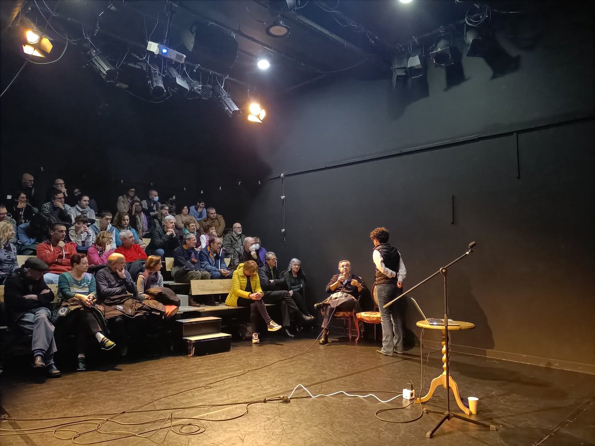 EvoAdapta's tweet photo. 📷 Os compartimos por aquí algunas fotos del @CafeScIFCA que tuvo lugar el viernes pasado en @CafedelasArtesT
🤌🏽Gracias @ifca_csic_uc por contar con la IP de #EvoAdapta, Ana B. Marín-Arroyo, y por organizar estas fantásticas iniciativas para divulgar la #ciencia 💫💀 https://t.co/RpLVIKPYpu
