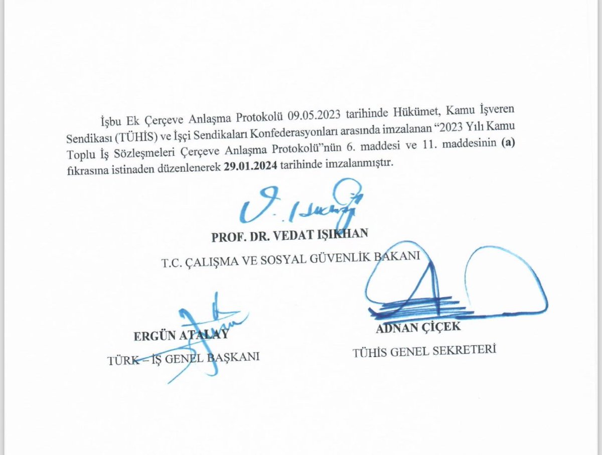 hasanatak026's tweet photo. Bir işçi sendikasının şube başkanı olarak söylüyorum;İmzalanan bu protokole onayımız yoktur.Büyük bir aldatmaca ve işçi sınıfını kandırmaktır.Türk İş’in görevi üyeleri geçim sıkıntısı çekerken Hükümetlerin işini kolaylaştırmak değildir. Yazıklar olsun. @turkiskonf https://t.co/oSCvhcdW7Z