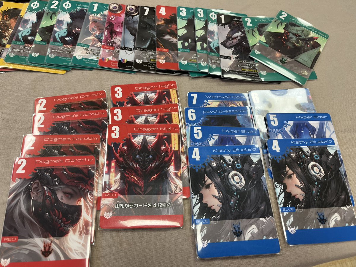horohoro_g's tweet photo. 最初は #BUILDWAR 。インストでは「麻雀ライク」と説明。うんうん、確かに順子と暗刻を集めるね。しかして作ったデッキを最終的に「点数に換えるために公開」しなくてはいけないのだけれど、うまくいかなかったの巻。手札上限をクリアしつつは難しい。ともかくイラストが素敵だった。 https://t.co/YgXqHcJvOD