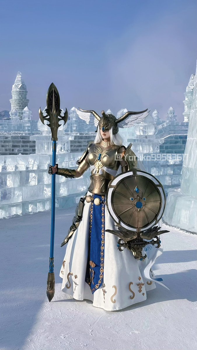 The ice festival in Harbin! Halone #ffxiv #ff14 #cosplay
