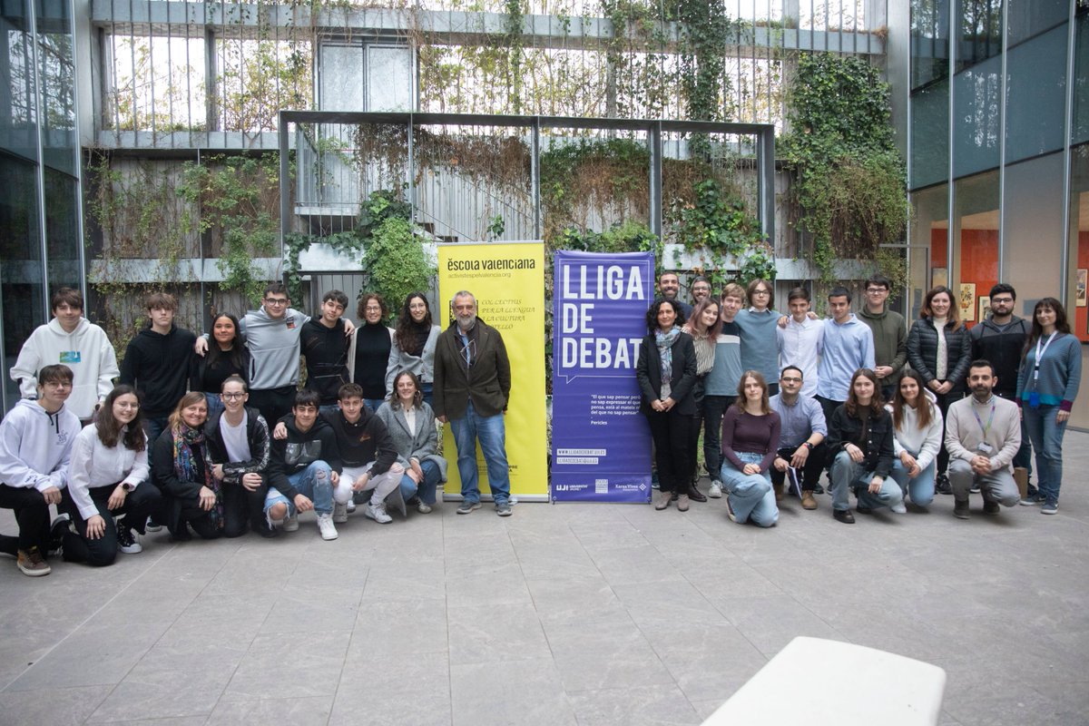 UJIuniversitat's tweet photo. Estudiantat de 16 centres inicia la #LligaDebat de Secundària i Batxillerat al #CampusUJI organitzada per @xarxavives i @escolatv . Participen: @brochillop, IES Politècnic, @IESRamonCid, @Fund_Flors ,  @iesbetxi, 
@IESBotanic, IES Pere-Enric Barreda i Edo, @ieshonori, IES Torrelló, IES Torre del Rei, @iesbenigaslo , @ieslaplanacs, @iesAlmenara, IES Número 5, i l'IES Marina Moliner i Vilaplana.
🆕: https://t.co/bbAL6MkmUg