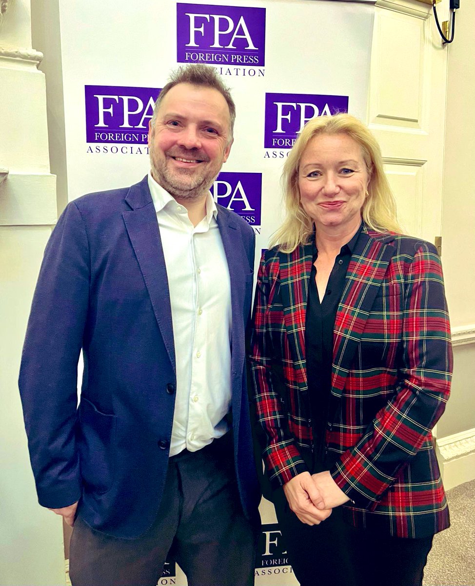 deborah_bonetti's tweet photo. Great briefing with @benwansell on #WhyPoliticsFails both his book (@PenguinBooks) and the way many feel right now
@FPALondon #politics #reithlectures https://t.co/d8nKzJy5gP