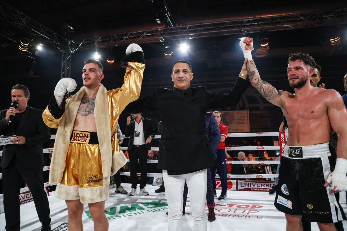 UniversumBoxing's tweet photo. CONGRATS TO LEON BAUER WINNING THE CLASH OF THE GERMANS TROUGH TKO 🏆🥊 BIG RESPECT TO TIMO ROST WHO PUT AMAZING WORK IN THE RING 👏🏼
#leonbauer #timorost #universumboxing
PHOTOS: Torsten Helmke
@IsmailOezenOtto https://t.co/wpKizuq921