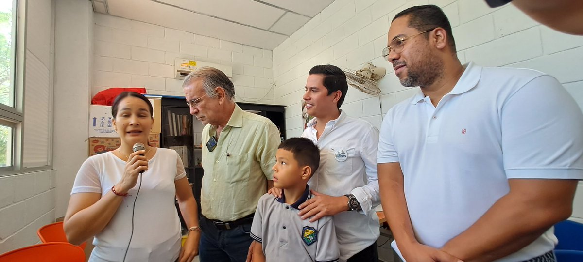 En Pitalito,  corregimiento de Polonuevo, Gobernador del departamento del Atlántico, realiza la apertura escolar.