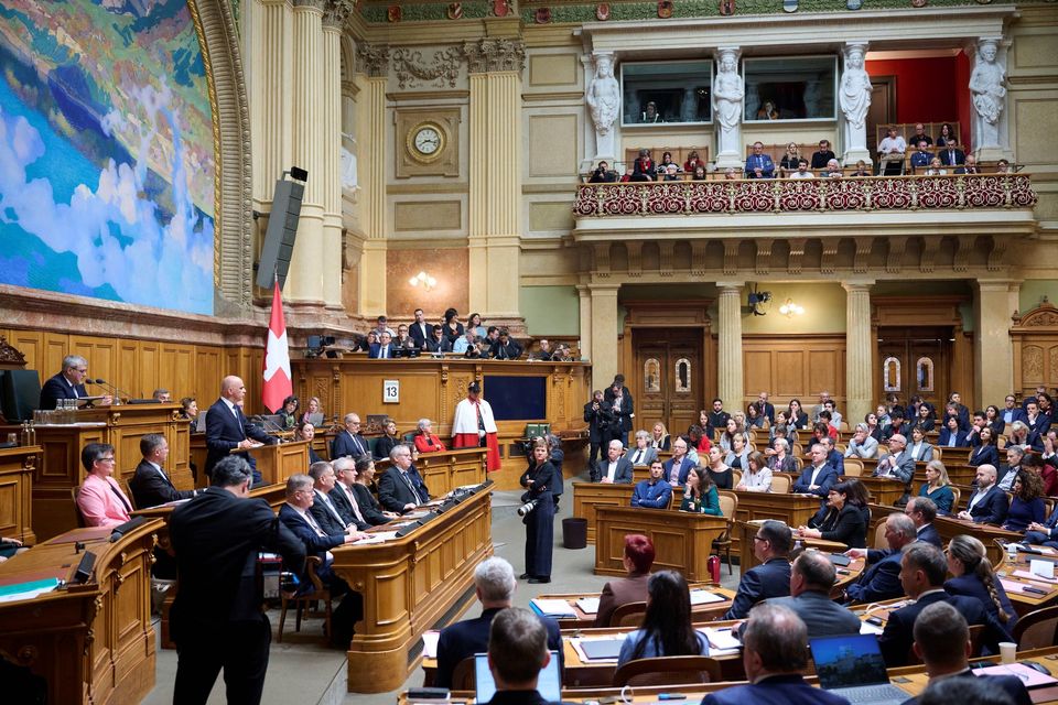 DeFacto - Belegt, was andere meinen (@defactoexpert) on Twitter photo «Polit-Forum und DeFacto live in Bern» geht weiter. Ende Februar diskutieren <a href="/afopp/">Andrea Fopp</a> und Adrian Vatter über die Herausforderungen des neu gewählten Parlaments und der neuen Regierung. Moderiert wird die Podiumsdiskussion von <a href="/SarahButikofer/">Sarah Bütikofer</a> .
polit-forum-bern.ch/veranstaltungs… «Polit-Forum und DeFacto live in Bern» geht weiter. Ende Februar diskutieren <a href="/afopp/">Andrea Fopp</a> und Adrian Vatter über die Herausforderungen des neu gewählten Parlaments und der neuen Regierung. Moderiert wird die Podiumsdiskussion von <a href="/SarahButikofer/">Sarah Bütikofer</a> .
polit-forum-bern.ch/veranstaltungs…