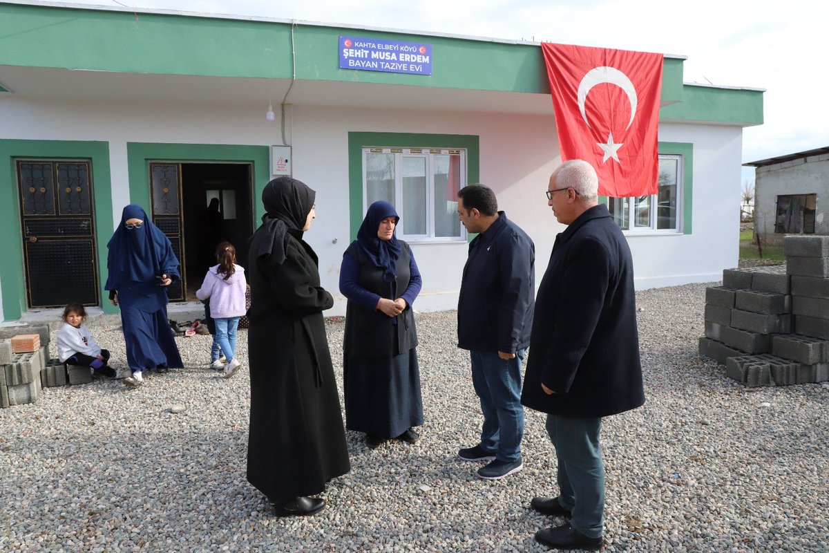 gunebakis02's tweet photo. Taziye Evine Şehidin Adı Verildi
Aile ve Sosyal Hizmetler Bakanı Mahinur Özdemir Göktaş’ın yakın koruma ekibinde yer alan ve trafik kazasında şehit olan Polis Memuru Musa Erdem’in ismi Adıyaman’da taziye evine verildi.
@hasanbilici63
@adiyamanashim
#şehitpolis #musaerdem @MahinurOzdemir
#gunebakis #sondakika #haber #adıyaman #deprem #gazete #gazeteci #muhabir #guncel #flashhaber #besni #gölbaşı #kahta #samsat #sincik #gerger #tut #çelikhan #nemrut #cendere #perre #safvanbinmuattal @naifkarabatak @muratceliker02 @MustafaYcekaya2
https://t.co/jyVAXbO1Jx