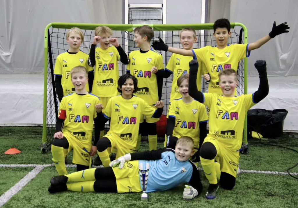 olsfutis's tweet photo. TRIPLAMESTARUUS 🏆🏆🏆

OLS 2012 syntyneet osallistuivat Tammiturnaukseen kolmen joukkueen voimin ja jokainen joukkue voitti oman sarjansa 😳🥇

Viikonlopun aikana joukkueet pelasivat yhteensä 18 ottelua ja saldo oli seuraavanlainen:

16 voittoa ✅
1 tasapeli 🤝
1 tappio ⛔️

👏 https://t.co/ZQQAExGWoS