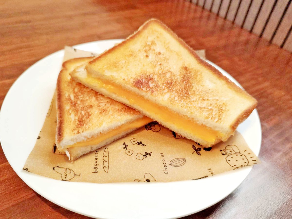 somarugoi's tweet photo. 毎週火曜日の朝7-9時のモーニングタイムは五井朝市🍙

先週からおにぎりだけではなく、トーストも登場🍞
朝はごはんじゃなくてトースト派な方、お待たせいたしました！
五井朝市ブレンドとご一緒にご賞味ください☕️

トーストは南市原で活躍されているマルヤツ工房さんのはちみつを使用。

#SOMARU https://t.co/xBCxII3cVq