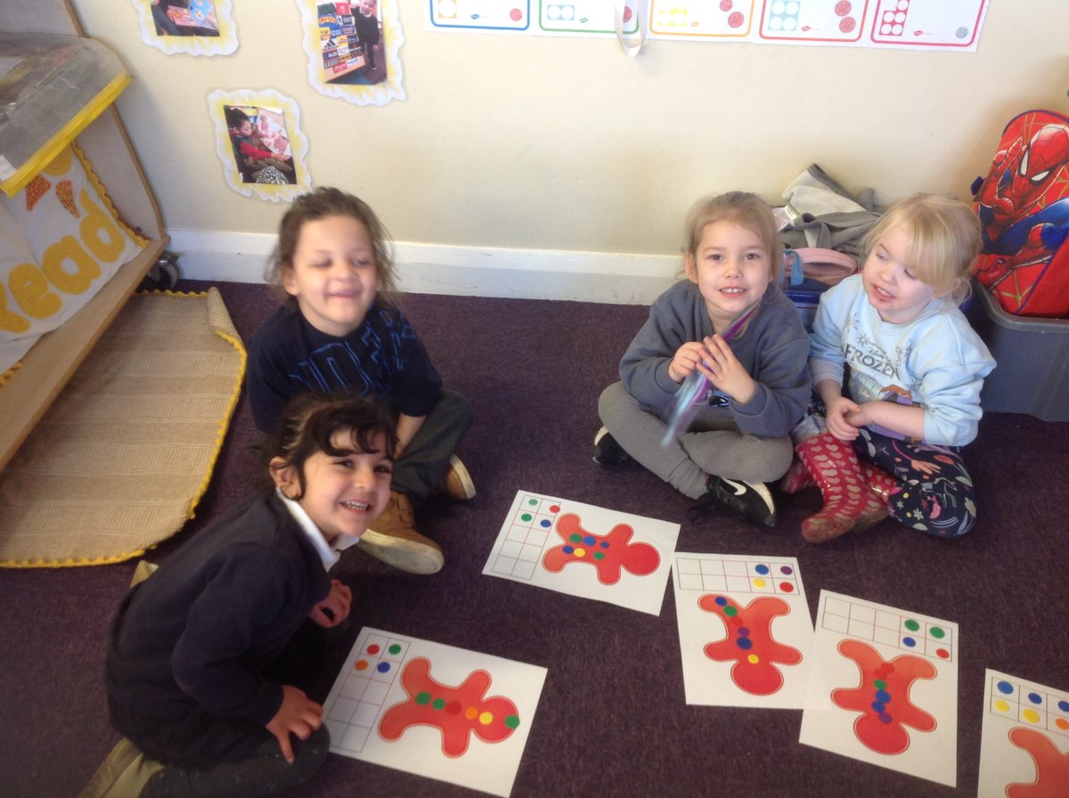 FS1Beck's tweet photo. In nursery we are developing our understanding of number by using tens frames. The children have counted out 10 buttons for their tens frame and rolled the dice to find out how many to put on The Gingerbread Man. We then counted how many were left on the tens frame. #BeckMaths https://t.co/mxRh2Wo7kk