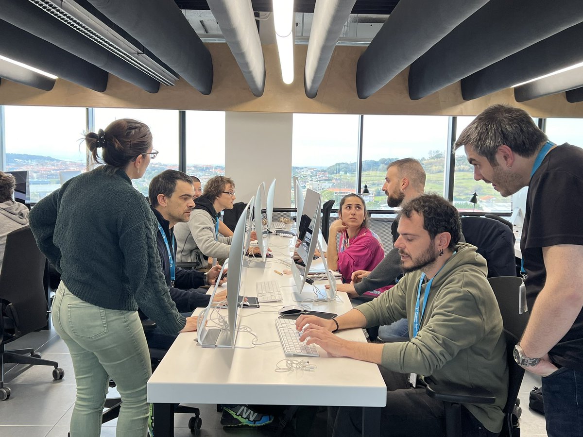 42UrdulizFTef's tweet image. ¡#peer2peer mode ON en #42UrdulizFtef! Día 1 de nuestra #piscinediscoveryweb y los y las participantes ya se han metido de lleno en la #programacionweb #KeepCalm #KeepCoding