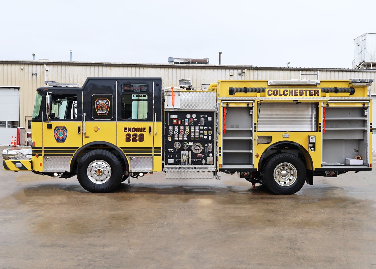 PierceMfg's tweet photo. Anotha’ one 🔥
Colchester Fire & EMS is adding a third #Enforcer #Pumper to their fleet! The department responds to approximately 2,200 calls annually in both urban and suburban areas in #ColchesterCT https://t.co/Zt8VZ9aRdX