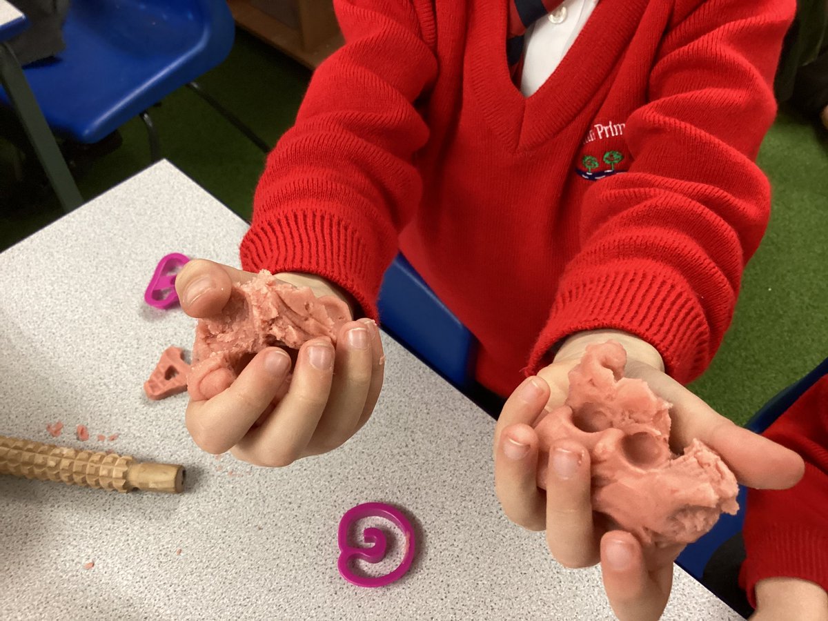 BollinPrim1MP's tweet photo. Investigating push and pull forces in science this afternoon 😊 https://t.co/Y9xVTrXPSO