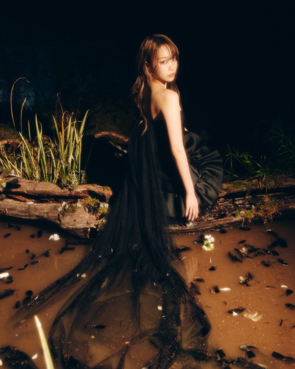 SOURCEMUSIC's tweet image. LE SSERAFIM 3rd Mini Album 'EASY'
CONCEPT PHOTO
FEATHERLY LOTUS
#KIMCHAEWON #김채원

weverse.io/lesserafim/med…
2024.02.19 6PM (KST)

#LE_SSERAFIM #르세라핌
#LE_SSERAFIM_EASY #MakeItLookEasy