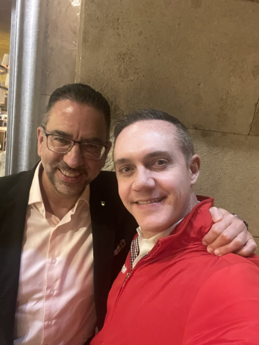 #AvisosParroquiales Hoy es cumpleaños de mi muy estimado Alcalde de Cuajimalpa <a href="/AdrianRubalcava/">Adrián Rubalcava</a> a quien le mando un fuerte abrazo. Felicidades 🎉