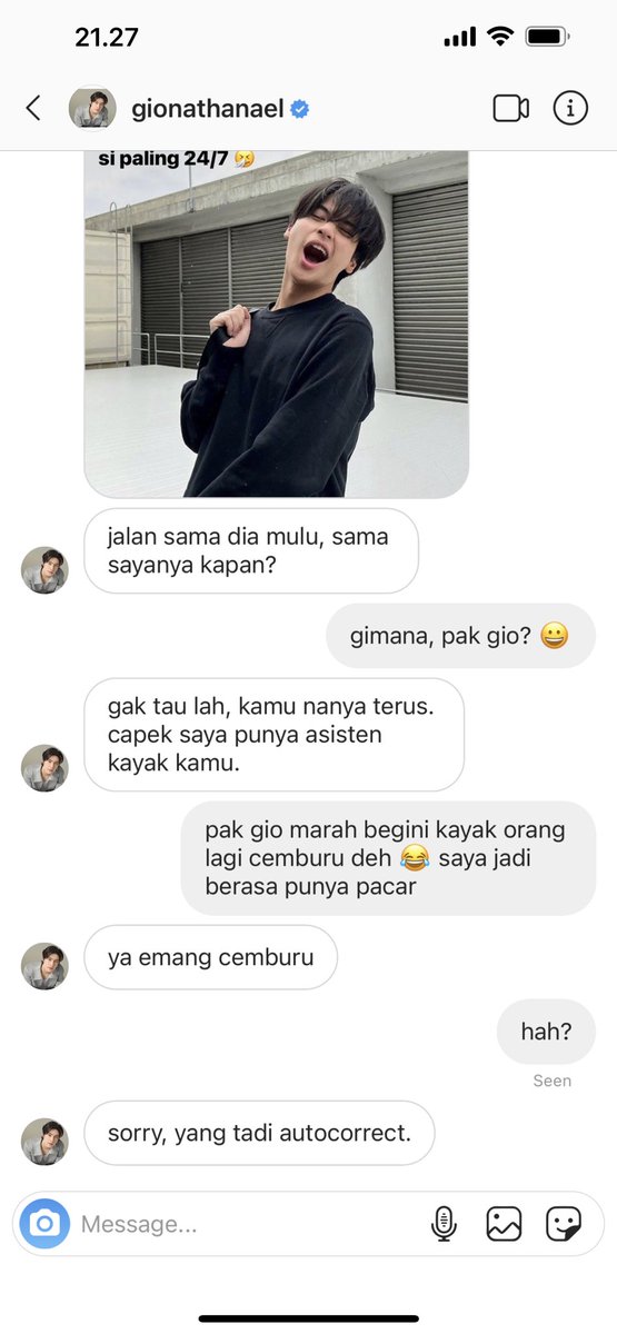 𝐚𝐟𝐭𝐞𝐫𝐠𝐥𝐨𝐰
; geminifourth long au!

tentang faras, si asisten baru, seorang CEO agensi entertainment terbesar di Indonesia. bagi sang CEO, faras itu bawel dan menyebalkan.

siapa yang menyangka bahwa kelak faras bukan hanya merepotkan pikirannya, namun juga hatinya?