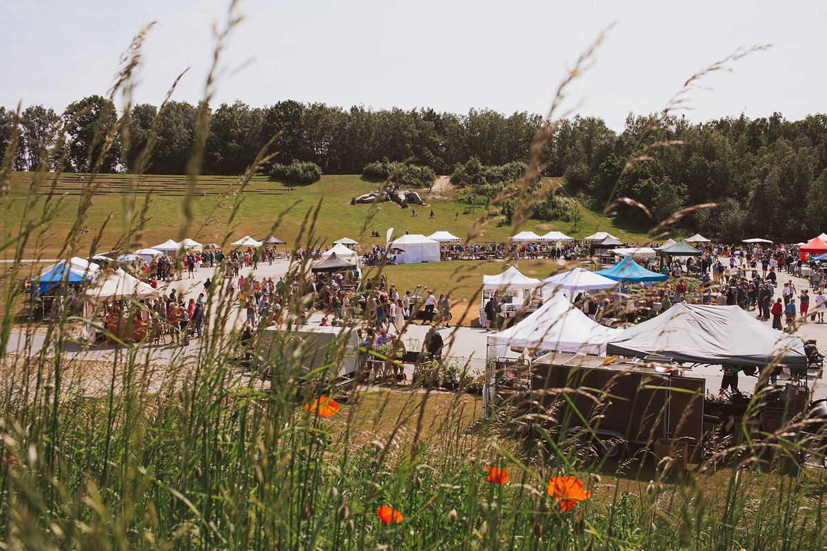 Op zoek naar een stageplek in de evenementensector?  Boek artiesten, maak draaiboeken en contracten op en laat je creativiteit de vrije loop. Je werkt hiervoor nauw samen met de collega's uit het evenemententeam, communicatie en het technisch team. Contact: Jo.lambin@deschorre.be