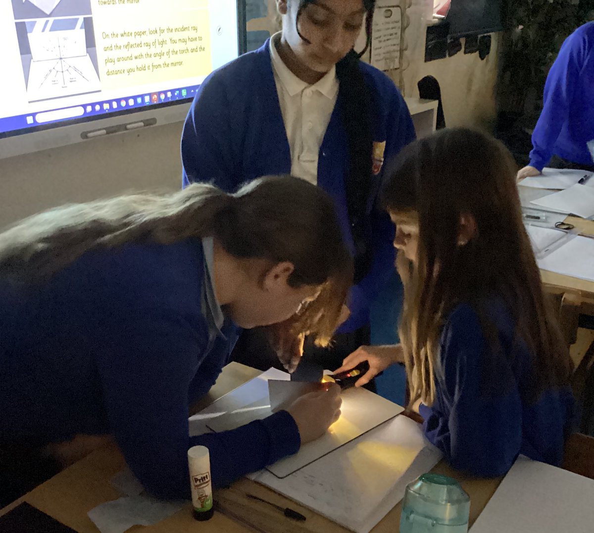 In Science, Year 6 have been investigating angles of incidence and angles of reflection to further understand how we see. We have worked in groups to identify and label these. #JCAScience
