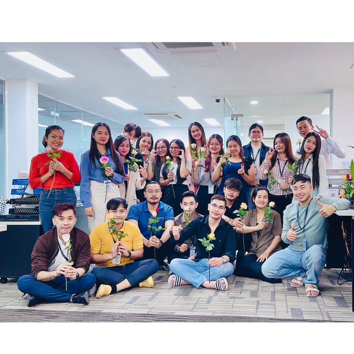 SolyforHong's tweet photo. ក្រុមគ្រួសារដ៏កក់ក្តៅទី ២ 🤍
#F4R
#CDRD
#ComplaintAndDisputeResolutionDepartment https://t.co/FAj1un22V3