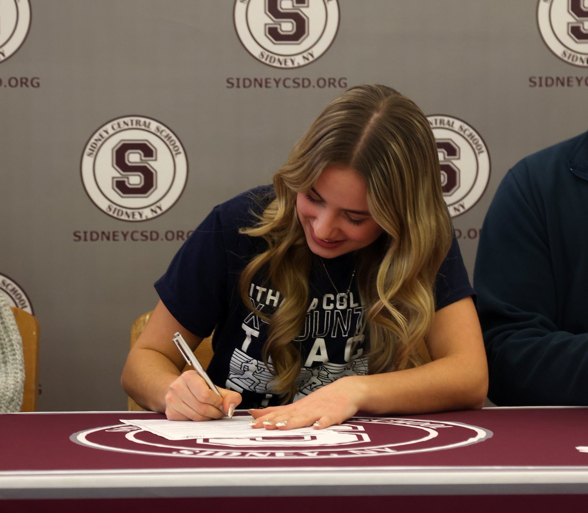 Nate Lull (@natelull) on Twitter photo Congrats to Sidney’s Isabelle Briggs on signing with Ithaca <a href="/BomberSports/">Ithaca Bombers</a> for T&F next year!
She currently holds the SCS record for the 4x400 & qualified for Nike Indoor Nationals in the TJ
Good luck Isabelle!
📸: <a href="/SidneyCentral/">Sidney CSD</a> Congrats to Sidney’s Isabelle Briggs on signing with Ithaca <a href="/BomberSports/">Ithaca Bombers</a> for T&F next year!
She currently holds the SCS record for the 4x400 & qualified for Nike Indoor Nationals in the TJ
Good luck Isabelle!
📸: <a href="/SidneyCentral/">Sidney CSD</a>