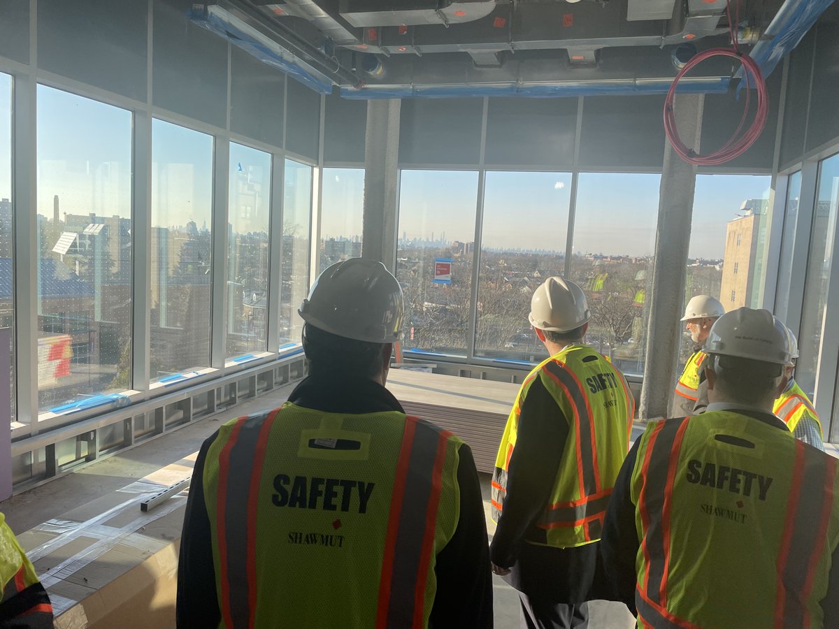 SJUConfServices's tweet photo. 🏗️ Exciting day at the office as we got an exclusive sneak peek at the construction of our future Health Science Center! 👩‍⚕️ Can't wait to see the transformative impact this state-of-the-art facility will have on healthcare and education! 🚀 #FutureInnovation @StJohnsU https://t.co/yEFIDmjUxX